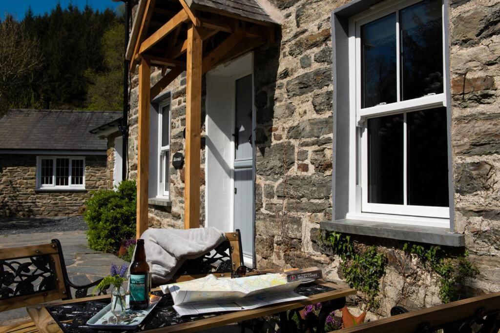 Charming Riverside Cottage In Snowdonia National Park Tanygrisiau 외부 사진